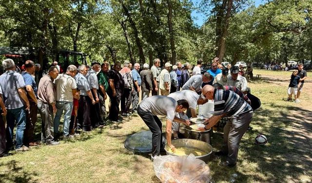 Dereoba köyü hayrı yapıldı