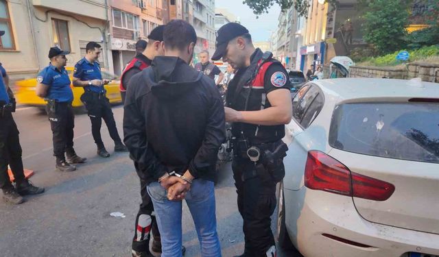 Kadıköy'de helikopter destekli huzur denetimi: Şüpheli motosiklette kokain ve çok miktarda nakit para ele geçirildi