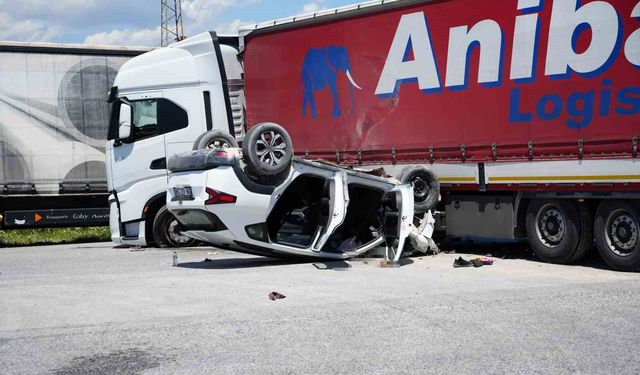 Kapıkule yolunda SUV araç ile tır çarpıştı: 2'si ağır 3 yaralı