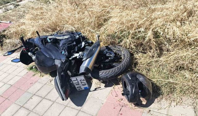 Keşan'da otomobil ile çarpışan motosikletin sürücüsü yaralandı