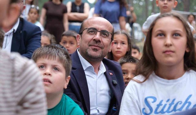 Orhaneli'de yıl sonu sergisi ve çocuk şenliği renkli görüntülere sahne oldu