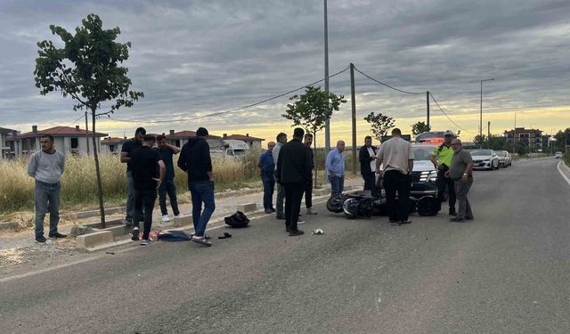 Tekirdağ'da otomobille motosikletin çarpıştığı kaza kameraya yansıdı