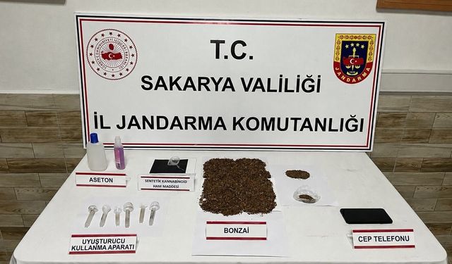 Uyuşturucu operasyonunda 212 kök kenevir ele geçirildi, 3 şüpheli tutuklandı