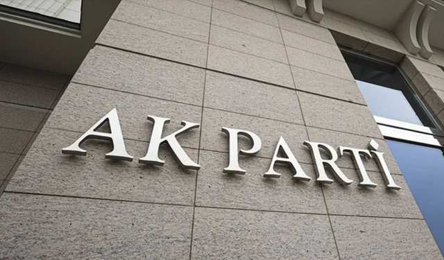 AK Parti'de 4 il başkanı görevden alındı