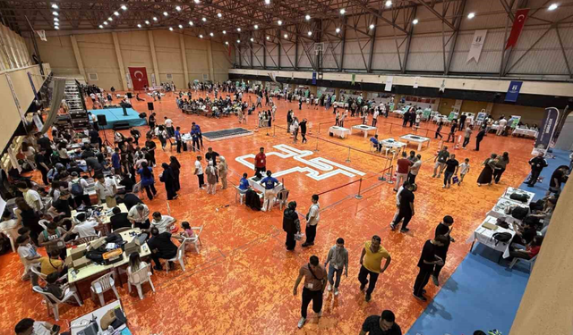 740 takım, 800 bin TL ödül: Teknoloji şöleninin heyecanı başladı