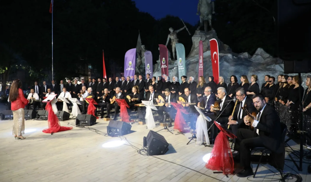 İnegöl Belediyesi Korosundan muhteşem konser