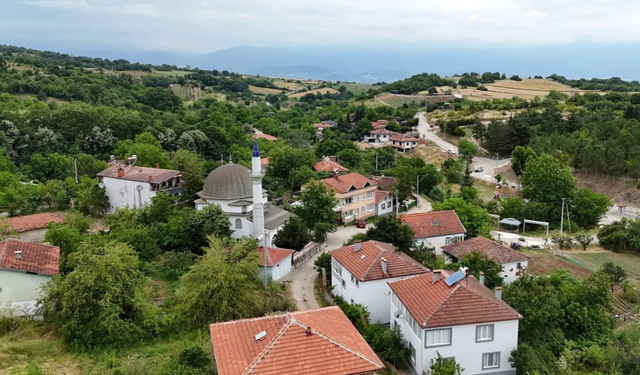 İnegöl Fındıklı’da 3 Sokakta Parke Taş Çalışması Yapıldı