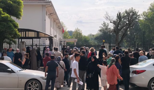Bursa İnegöl'de LGS koşusu başladı! Öğrenciler zamanla yarıştı