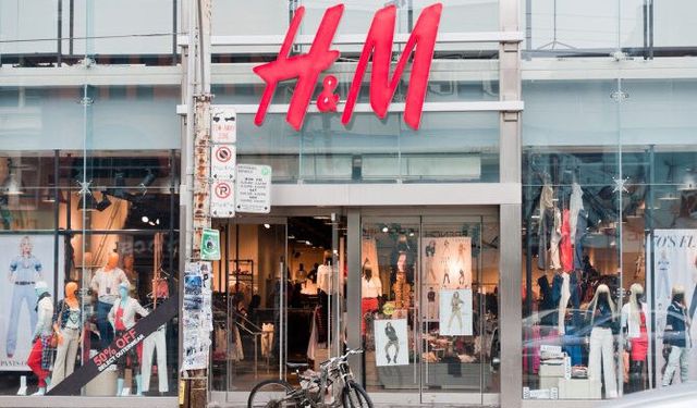 Dünyaca ünlü marka H&M küçülmeye gidiyor: Yüzlerce mağaza kapatıldı