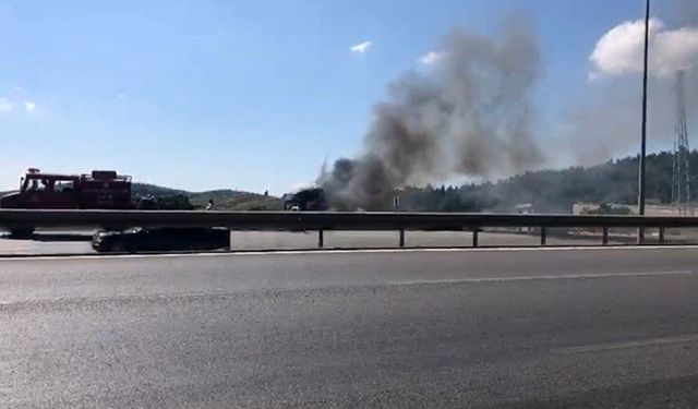 Bursa Gemlik'te seyir halindeki tır alev topuna döndü