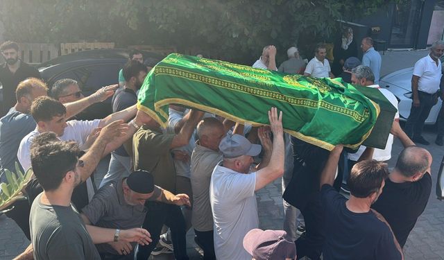 Trafik kazasında hayatını kaybeden minik Kerem Ali Bursa'da gözyaşları ile uğurlandı