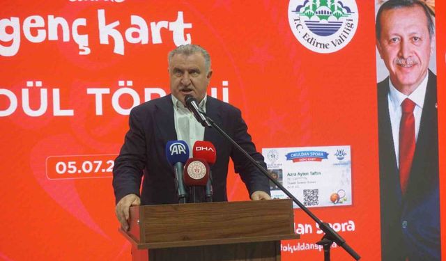 Bakan Osman Aşkın Bak: 'En büyük hedefimiz gençleri spora yönlendirerek kötü alışkanlıklardan uzak tutmak'