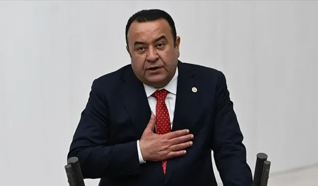 CHP Ankara Milletvekili Adnan Beker partisinden istifa etti