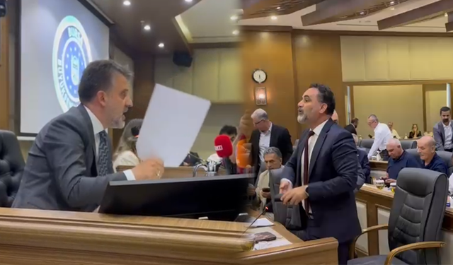 Bursa Büyükşehir Meclisi'nde gergin anlar! CHP grubu salonu terk etti