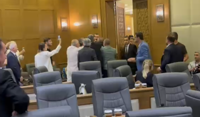 Bursa Meclisi’nde İnönü tartışması! Mecliste kavga çıktı