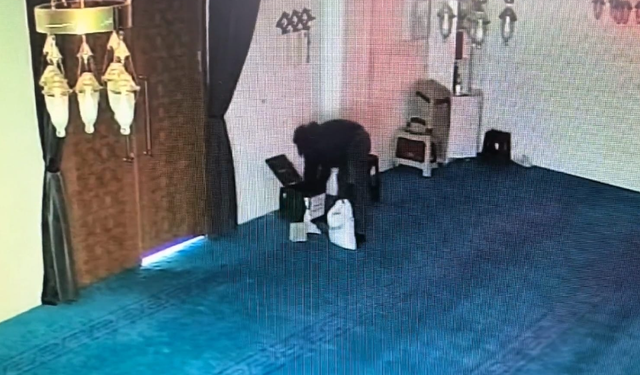 Bursa İnegöl'de hırsız camiyi soydu: Kırdığı yardım kutusundan 100 bin TL çaldı