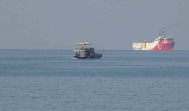 Oruç Reis Sismik Araştırma Gemisi Mersin Taşucu açıklarına demirledi