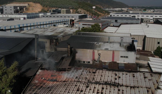 Bursa Kestel'de tekstil fabrikasında korkutan yangın