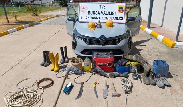 Bursa Yenişehir'de Antik Roma mezarlarında 35 metrelik kaçak kazı tüneli: 5 kişi suçüstü yakalandı