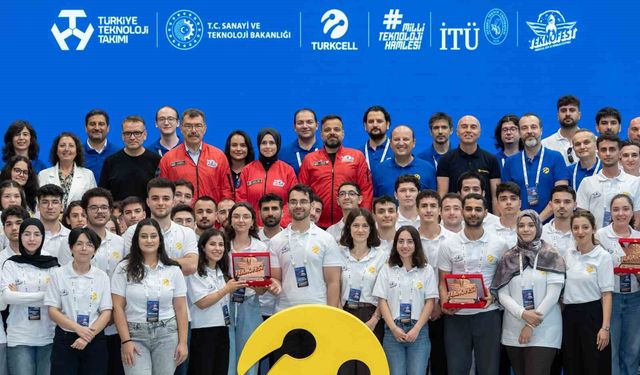 Turkcell ve TEKNOFEST’in ‘5G ve Yapay Zekâ ile Akıllı Yol Güvenliği Yarışması’nda final heyecanı yaşandı