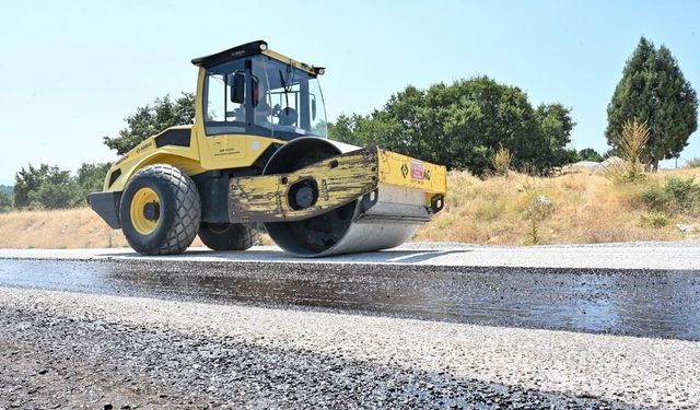 Büyükşehir Harmancık'ta da çalışıyor! Yollar yenileniyor
