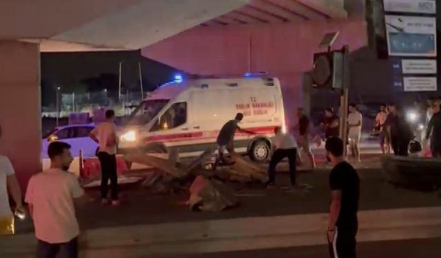 Bursa Nilüfer'de direksiyon hakimiyetini kaybeden motosiklet sürücüsü bariyere çarparak ağır yaralandı