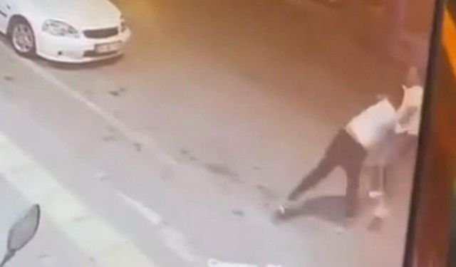 Bursa Osmangazi'de sözlü tartışma büyüdü, yumruklar havada uçuştu