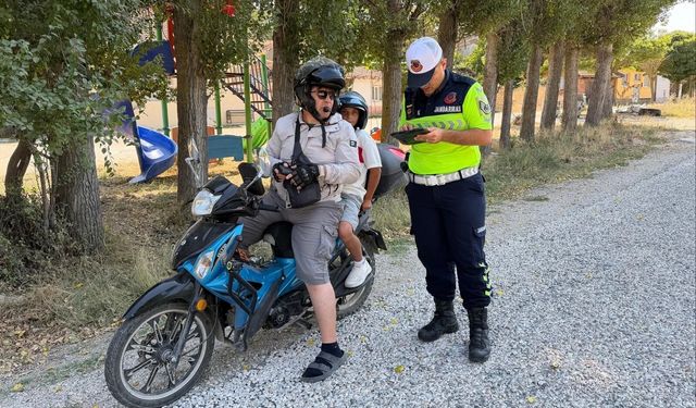 Bilecik'te motosiklet sürücülerine güvenli sürüş eğitimi