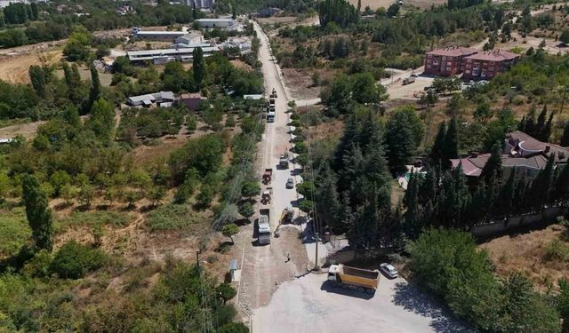 Bilecik'te sıcak asfalt mesaisi başladı