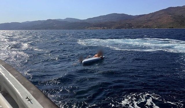Çanakkale Boğazı'nda sürüklenen 2 kürek sörfçüsü kurtarıldı