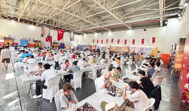 Sultangazi'de uluslararası satranç heyecanı başladı