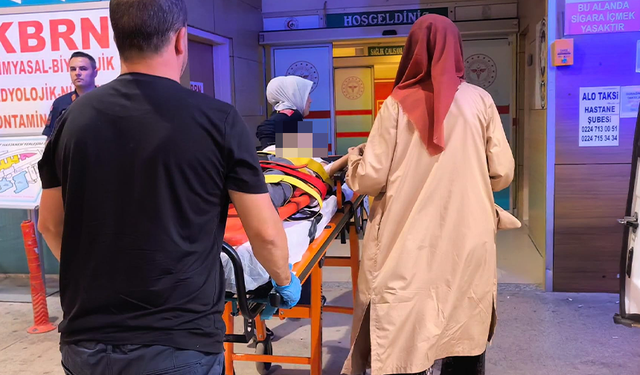 Bursa İnegöl'de çocuk traktörle duvar arasına sıkıştı!