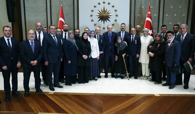 Erdoğan: "Şehitlerimizin emanetlerine ve gazilerimize devletimizin tüm imkânlarını seferber ederek sahip çıktık"
