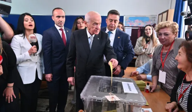 Bahçeli'nin çağrısı sonrası harekete geçildi: İktidar seçim yasasını değiştirmeye hazırlanıyor