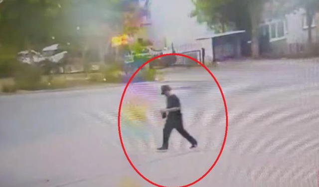 Bursa'da şapkalı hırsız 'Örümcek Adam' gibi tırmanıp evleri soydu