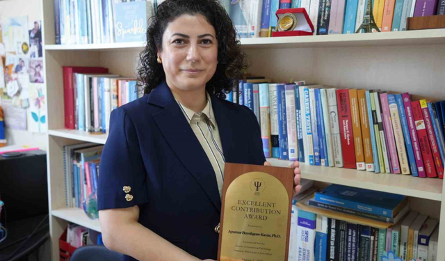 ABD’den ’Üstün Katkı Ödülü’ alan profesör: "Gençlerin en çok yaşadığı sorunlardan biri belirsizlik"