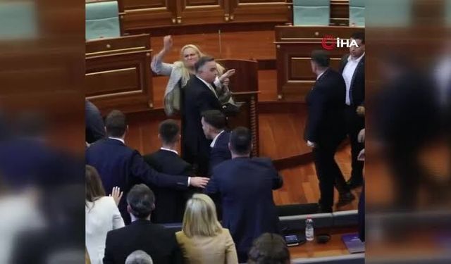 Kosova Meclisi'nde ortalık karıştı! Başbakan Kurti'ye yumurtalı saldırı