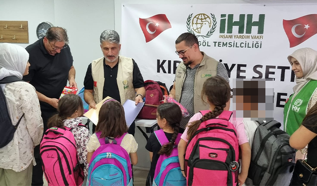 İnegöl İHH’dan 250 öğrenciye çanta ve kırtasiye yardımı