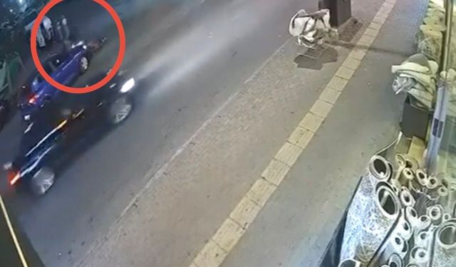 Bursa Yıldırım'da otomobil ile çarpışan motokurye yaralandı