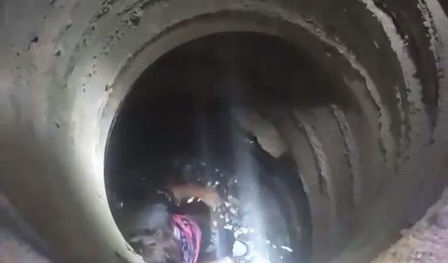 Bursa'da kaldırımda yürürken su kuyusuna düşen çocuğu itfaiye ekipleri kurtardı!