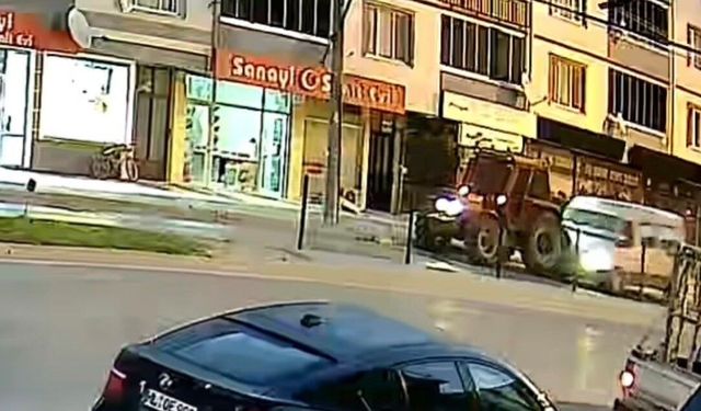 Bursa'da 10 kişinin yaralandığı kaza kameraya yansıdı!