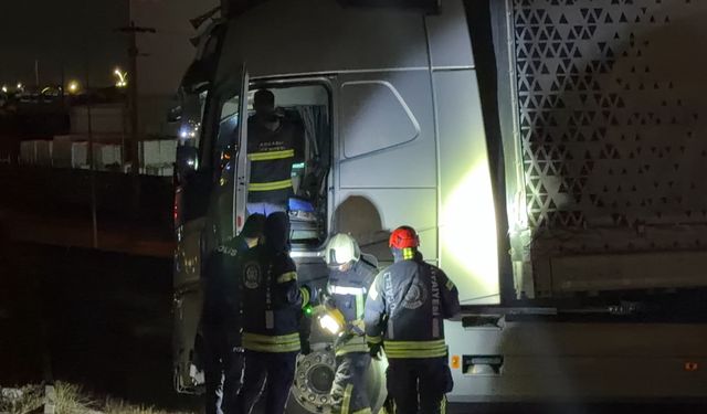 Bariyerleri aştı, tırı bıraktı, kayıplara karıştı! Akılalmaz olay