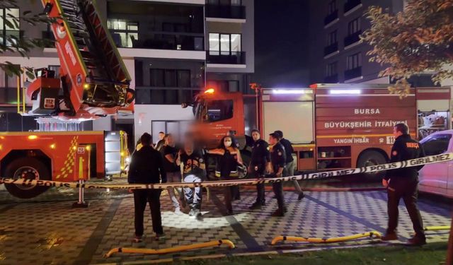 Bursa'da bina yangını: Mahsur kalan 19 kişi kurtarıldı!