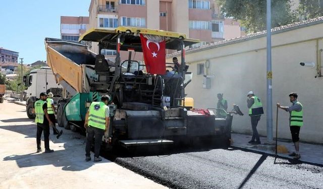 Bilecik'te sıcak asfalt serimi başladı