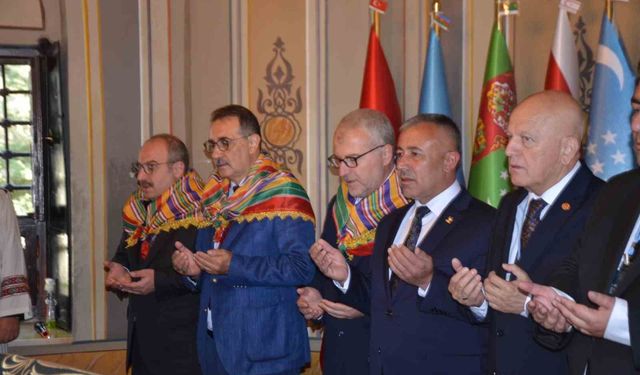 Ertuğrul Gazi'yi Anma ve Yörük Şenlikleri'nin son günü türbe ziyareti ile başladı