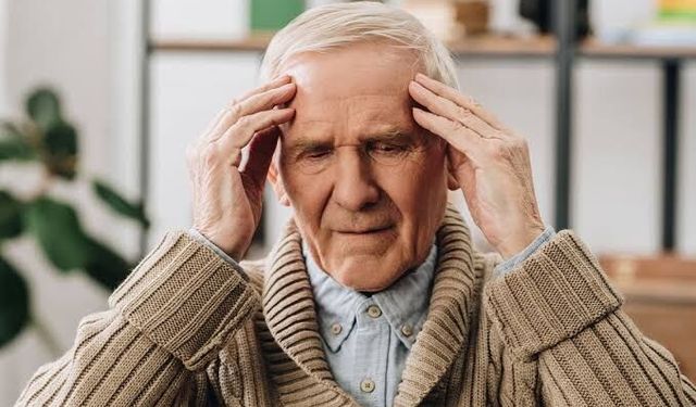 Uzmanından uyarı: Alzheimer’a karşı beyninizi vitaminlerle besleyin
