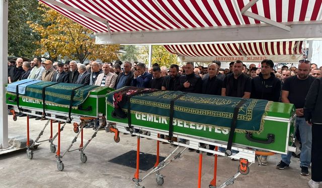 Bursa Gemlik'te c*nayet kurbanı çift toprağa verildi