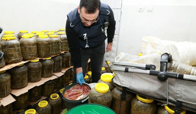 Bursa Osmangazi'de sağlığı tehdit eden 6,5 ton gıda imha edildi