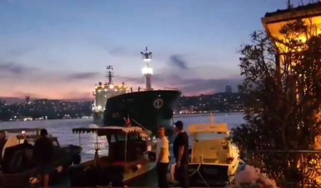 İstanbul Boğazı'nda facianın eşiğinden dönüldüğü anlar kamerada
