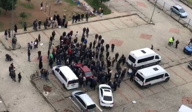 Bursa'da toplu konutlarda yönetimin çeşitli düzenlemeler için ek ödeme talebine tepki